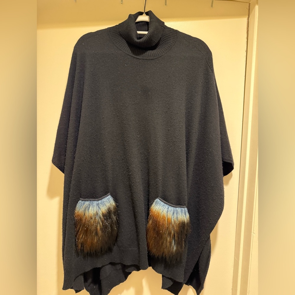 J McLaughlin Sweater Turtleneck Poncho w/Pockets
